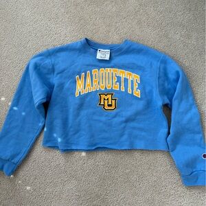 MARQUETTE UNIVERSITY crewneck. Size Kids XL but fits a women’s size XS/S.